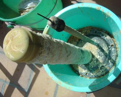 Anode d'un ballon électrique rongée par la corrosion